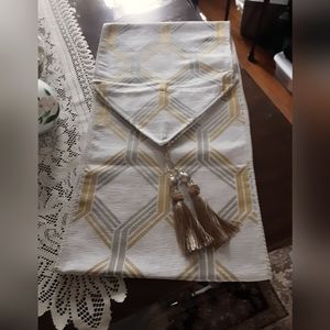 NWOT Table Runner